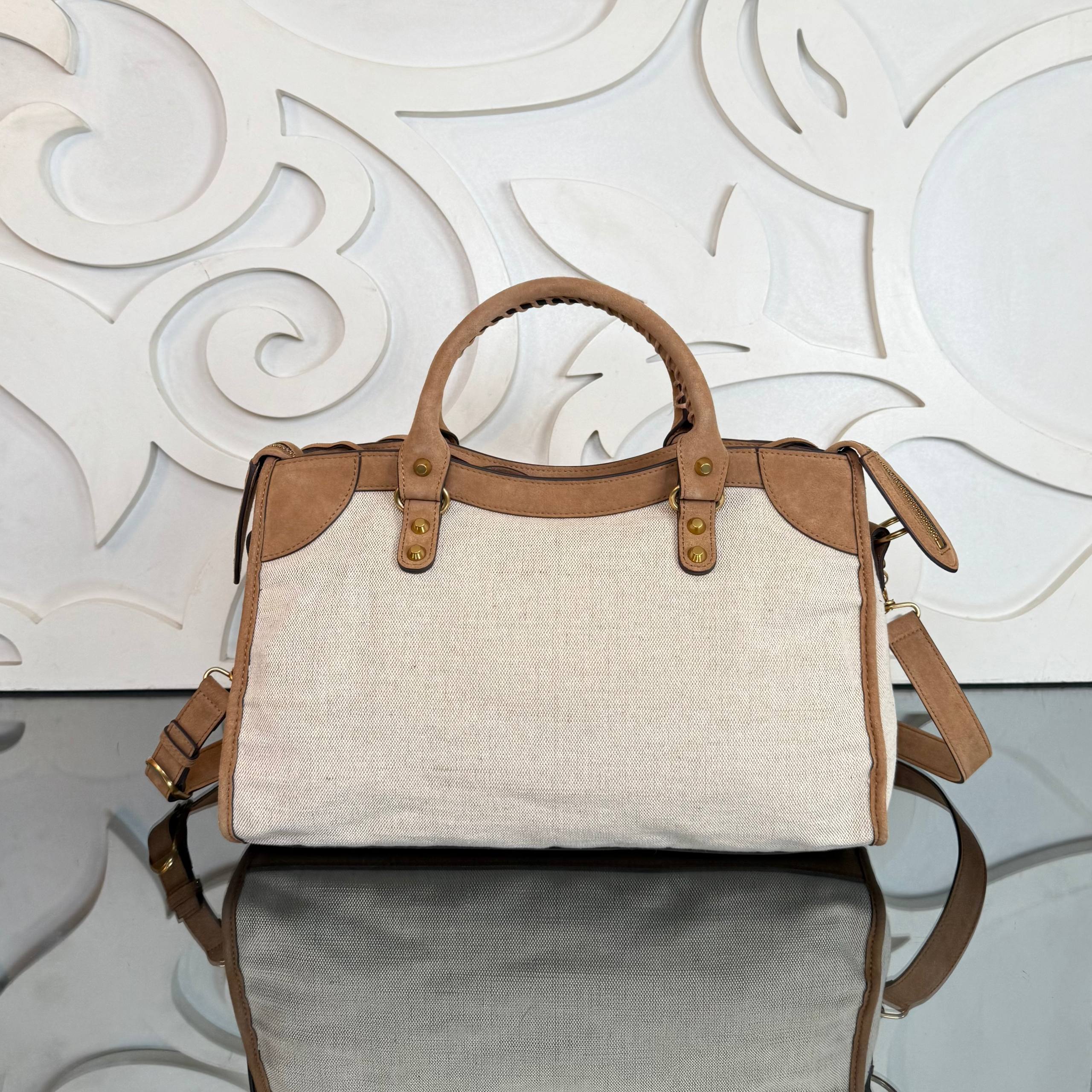 Balenciaga Le City Bag Medium