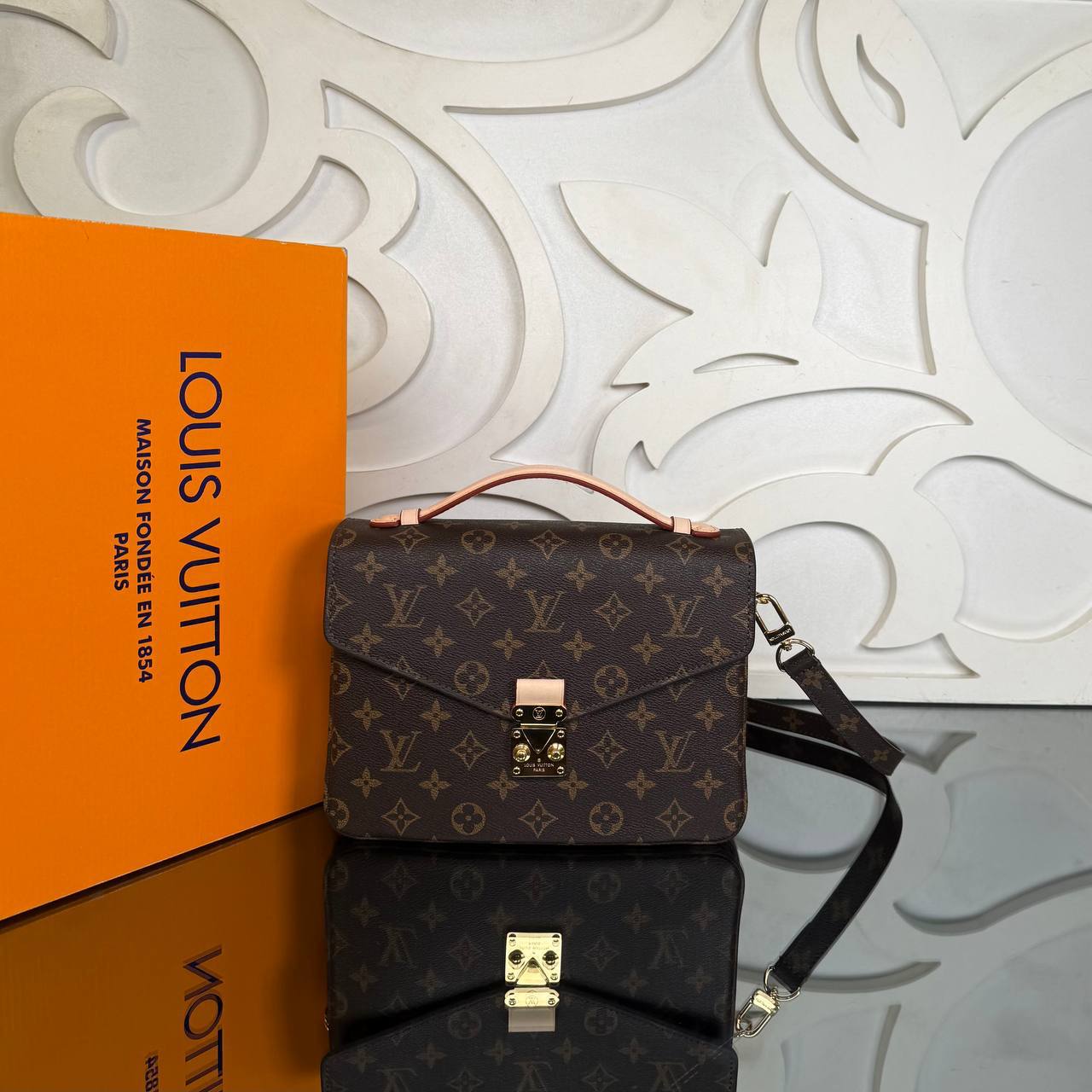Louis Vuitton Pochette Metis Bag