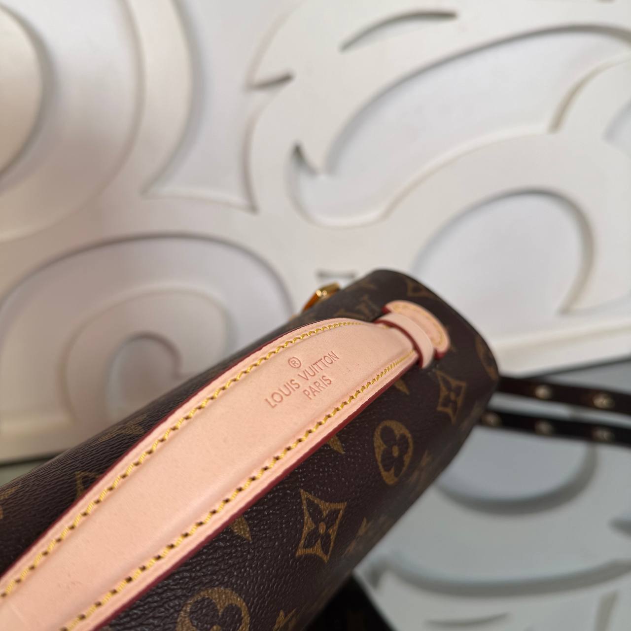 Louis Vuitton Pochette Metis Bag