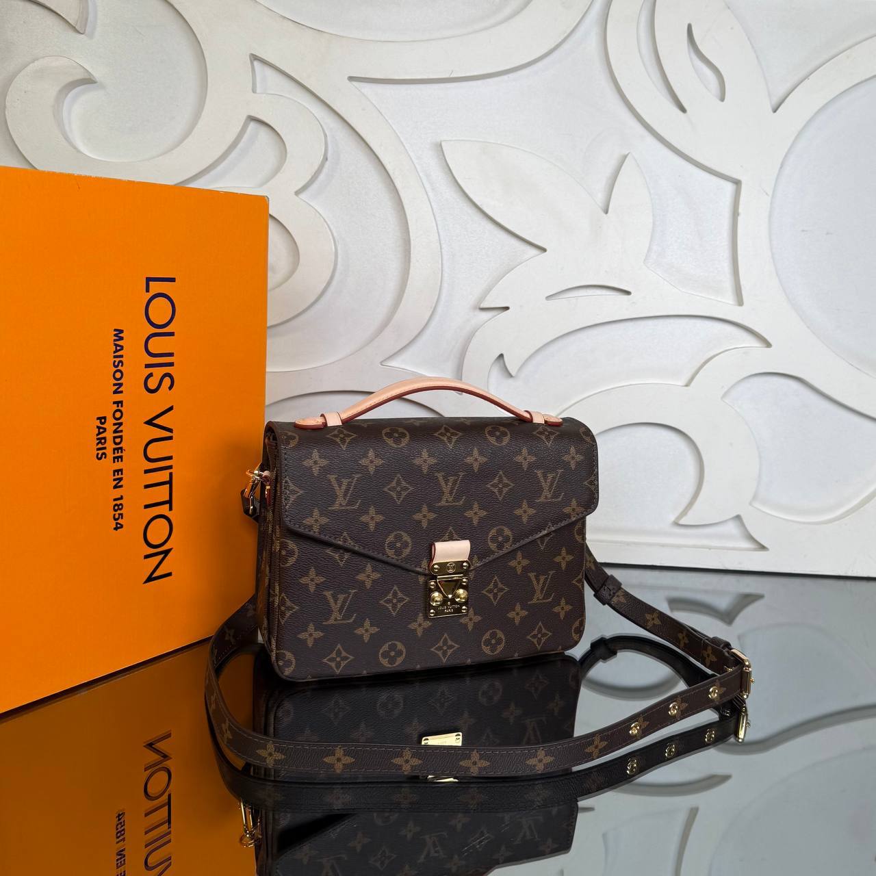 Louis Vuitton Pochette Metis Bag