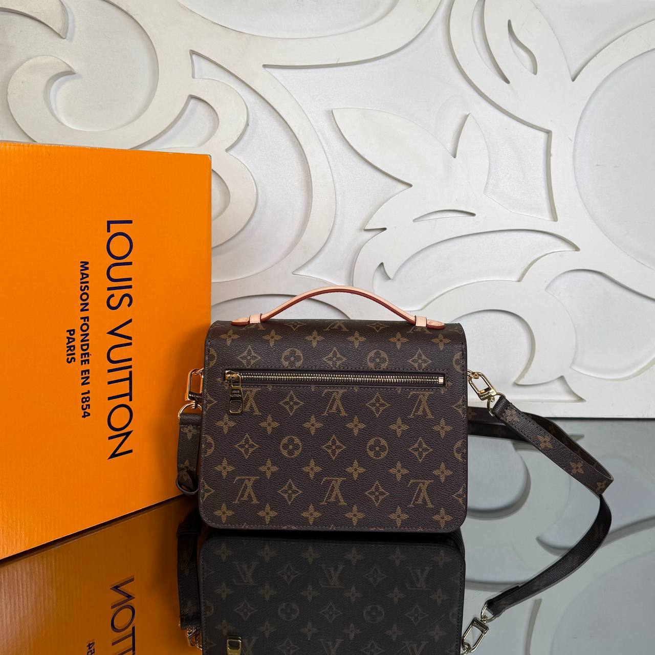 Louis Vuitton Pochette Metis Bag