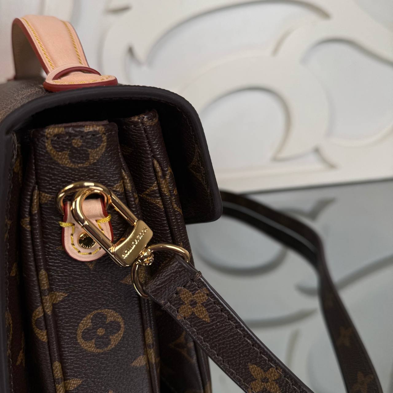 Louis Vuitton Pochette Metis Bag