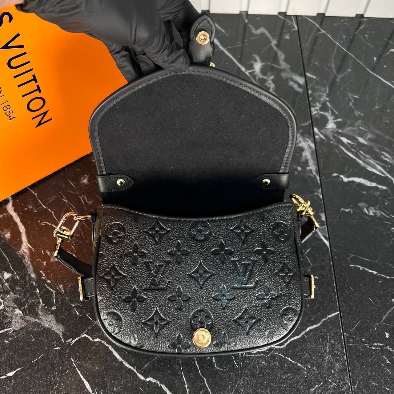 Louis Vuitton Saumur BB