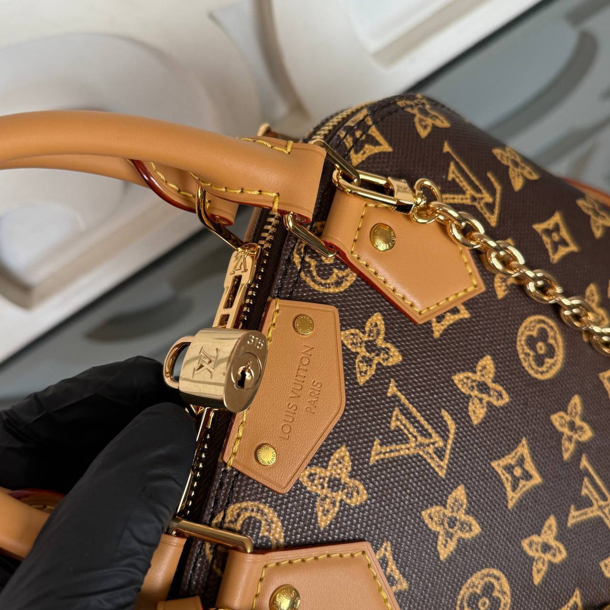 Alma Trunk BB